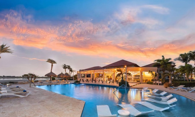Gold Coast Appartement | NEW 2br- 2bth, 0.2 Miles to the Beach, Resort Style Amenities and Fully Equipped