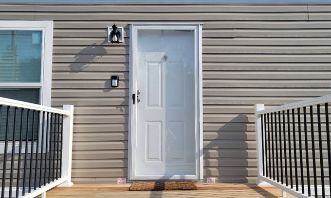 Goreville Maison | New 3 bd 2 bath Lake of Egypt. Sleeps 6. Pet friendly. Room to park boat and RV.