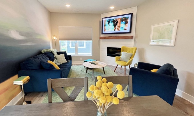 Dahlman Maison | New 3 bed 4 bath home - rooftop deck, 2 car garage & porch near downtown!