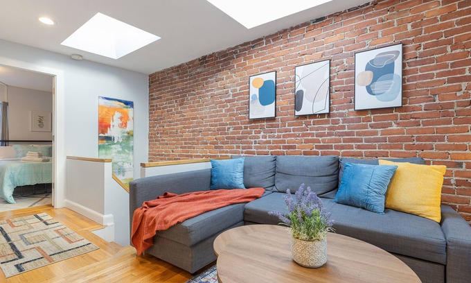 Columbus Appartement | *NEW* 3 BR South End Duplex with A/C steps to Downtown!