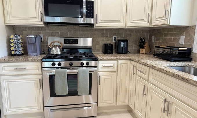 Newark Maison | NEW! 3BR Modern & Comfy Newark Unit