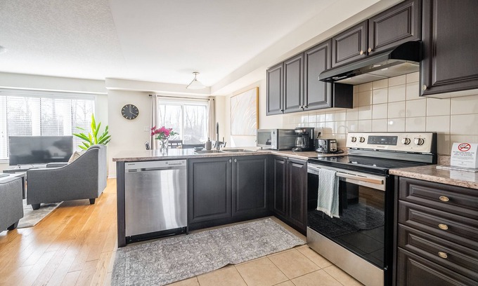 Thorold Appartement | New 3BR Townhouse, Minutes to Niagara Falls and Brock University by GLOBALSTAY