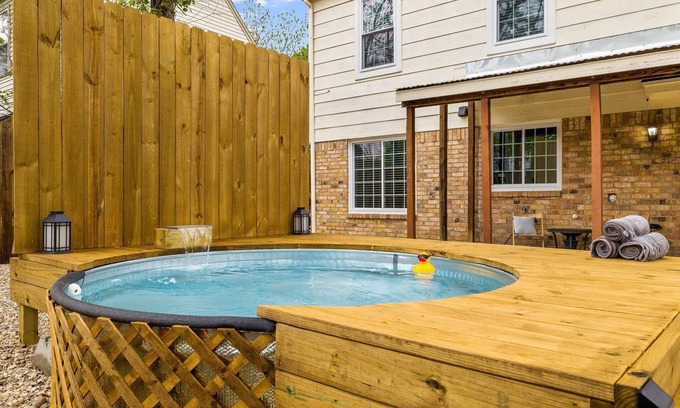 South Arlington Maison | NEW! 4 Bed 2.5 Bath, House w/ Cowboy Pool and Fire Pit in Central DFW!