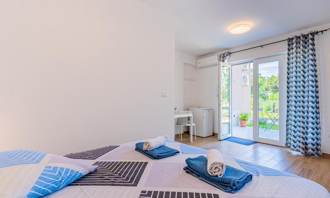 Cres Maison | New 4 star Room M&A in town Cres