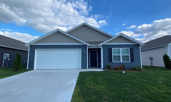 Bluff City Maison | New 4BR/2BA Home near Bristol Motor Speedway