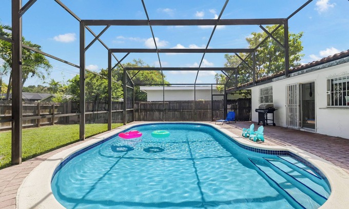 West Perrine Maison | NEW 4BRM in Miami w/Pool/Arcade/MassageChair