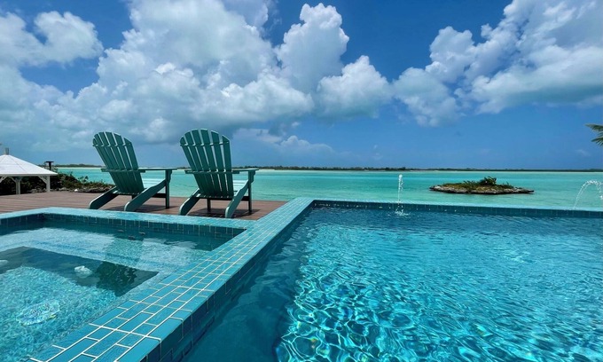 Hartswell Maison | New 5 BR Luxury Home with Dock, Pool, Spa & Beach on Moriah Harbour