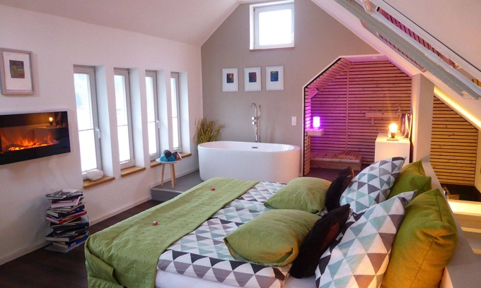 Siedlinghausen Appartement | New 84sqm vacation apartment with wellness shower and sauna