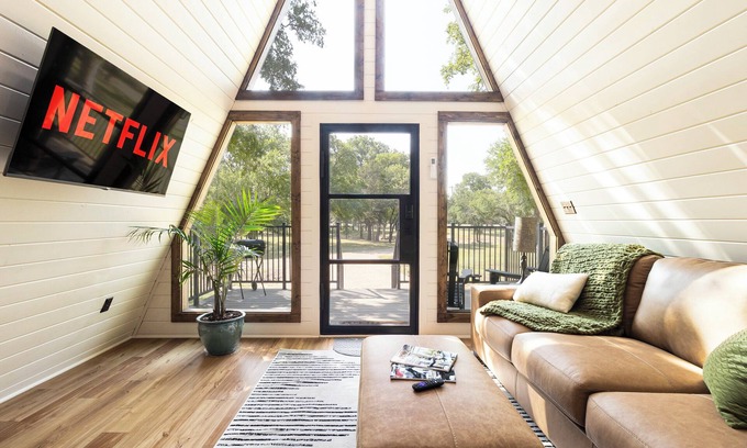 Pecan Acres Cabine | New A Frame Near Hiking - Hot Tub & Cold Plunge