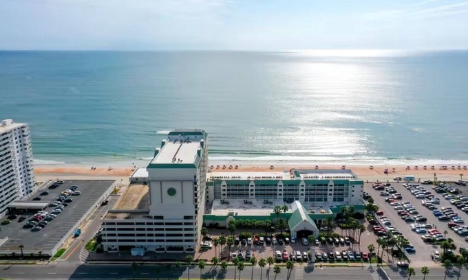 Ortona Park Appartement | NEW Amazing Ocean Front Studio in Daytona Beach!