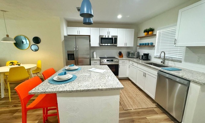 Port Orange Maison | NEW Amazing Sunshine-Up 6 Guests-Private Backyard