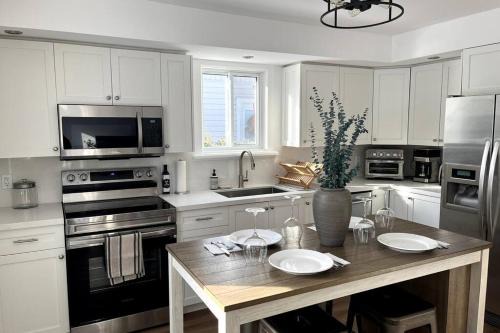 Meaford Maison | New and Cozy Cottage Minutes to Blue Mountain