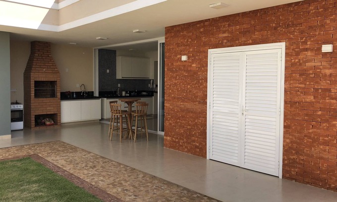 Brotas Maison | New and integrated house, heated pool, air-conditioned rooms!