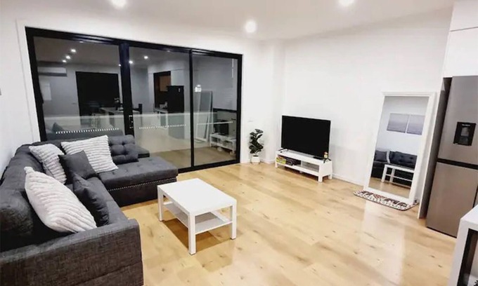 Williamstown Maison | New and Modern Family Home by the Beach. Pet friendly!