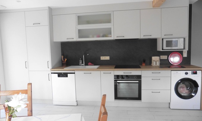 Saint-Martin-Belle-Roche Appartement | New apartment in stone house near A6 exit