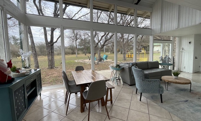 Horseshoe Bay Maison | NEW!! Beautifully renovated familyand pet friendly duplex!