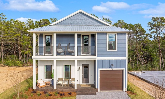 West Panama City Beach Maison | NEW Build! 4 min to Inlet Beach. 6 Bikes! POOL. 10 min bike to Rosemary Beach!