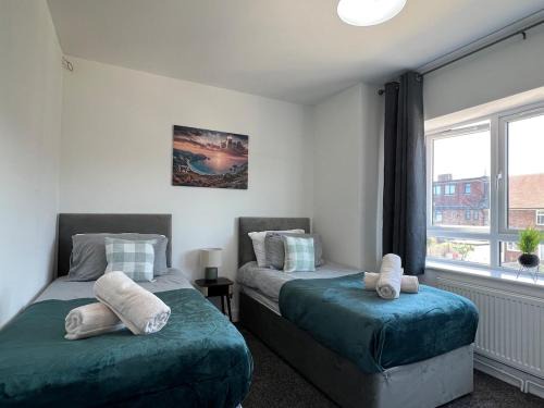 Waltham Cross Maison | New Build-Free Parking-EV charging-3 Bedrooms-3 showers