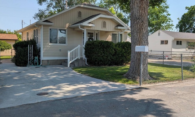 Murray Maison | Charming Guest House – 1BR Retreat in Central Salt Lake Valley near IMC