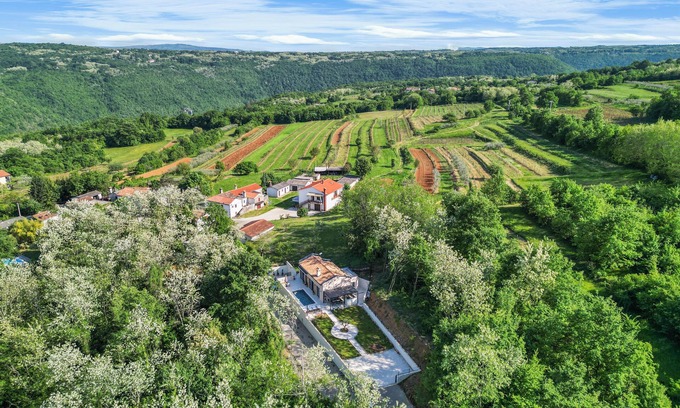 Sveta Katarina Villa | NOUVELLE Villa Harmonia avec piscine chauffée,jacuzzi intérieur,en pleine nature