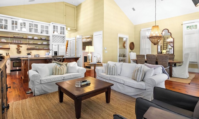 Watercolor Maison | NEW Classic WaterColor Home 2 Blocks to Camp WaterColor with LSV and Bikes