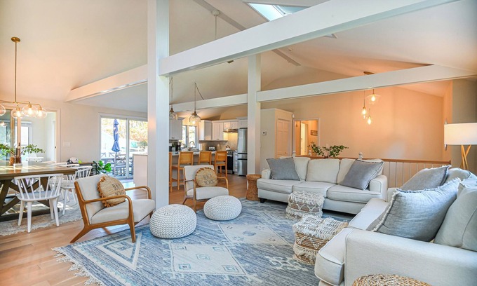 Ogunquit - Wells Maison | NEW! Completely renovated 6BR / 3BA; 8-minute walk to Moody Beach