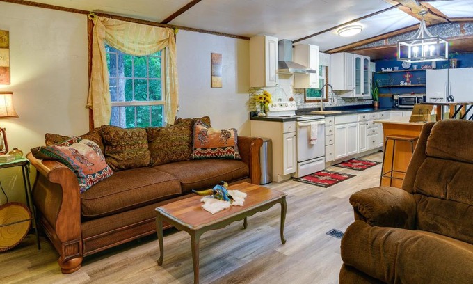 New Concord Maison | New Concord Vacation Rental Near Kentucky Lake