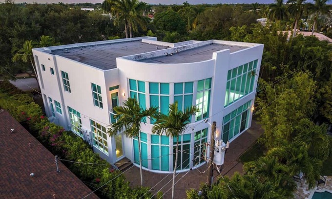 Fort Lauderdale Maison | New construction 2 story Villa jacuzzi pool luxury