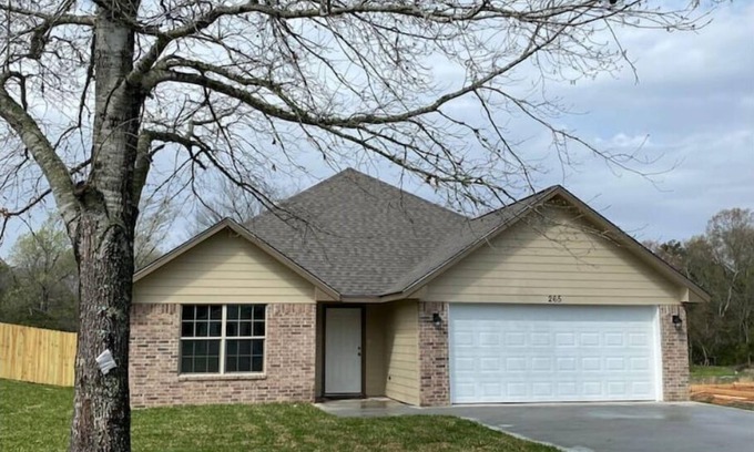 Lufkin Maison | New construction 3BR, 2B