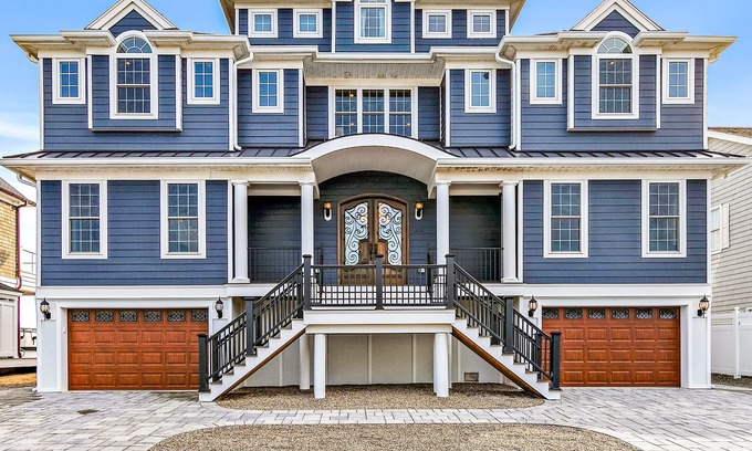 Mantoloking Maison | New Construction Mantoloking Beachfront