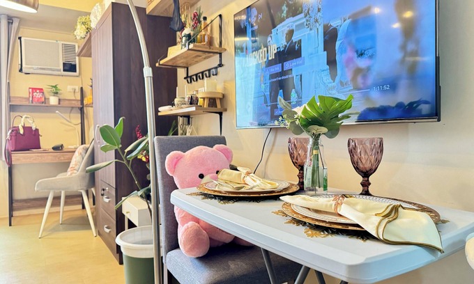 Cagayan de Oro Copropriété | New Cozy 1-bedroom condo in Cagayan de Oro Amazing view of the Poolw/Workstation