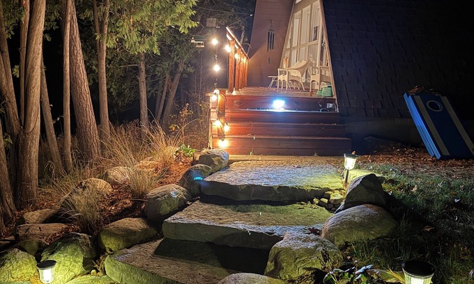 Grayling Chalet De Ski | ~NEW~ Cozy A~Frame right on the AuSable River!
