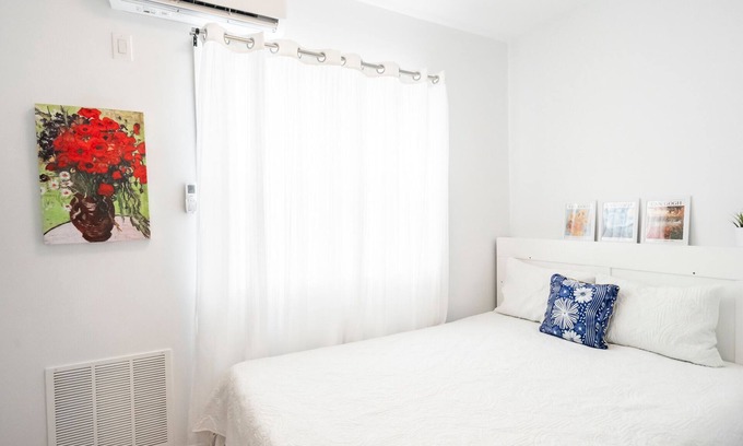 Queens Appartement | New Cozy Budget Studio with AC, High-speed Wi-Fi