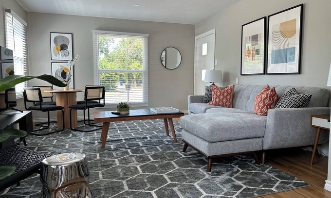 Dallas Maison | NEW! Cozy home in the heart of Dallas! - 2bd/1ba