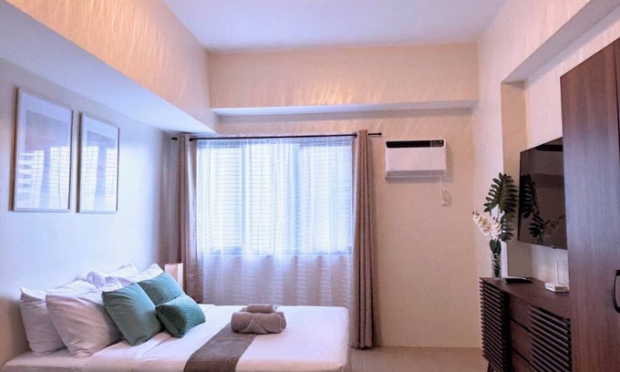 Lahug Copropriété | NEW & Cozy Studio in Cebu! With WiFi, Gym, & Pool—Walk to IT Park!