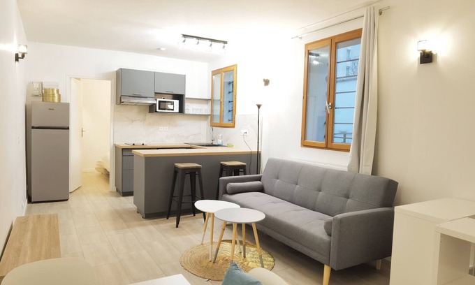 Bagneux Appartement | New deco Apt with private yard 150m to RER bagneux