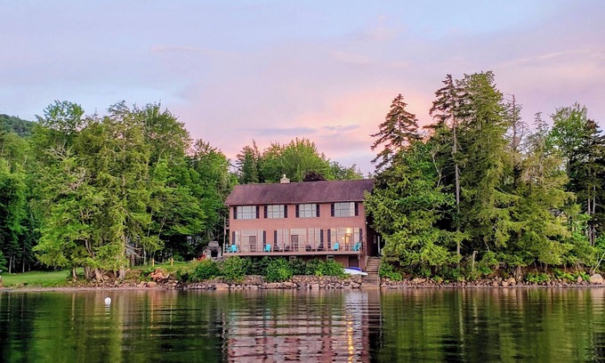 Lake Pleasant Maison | New! Direct Lake Front, all 5BR have great lake views!