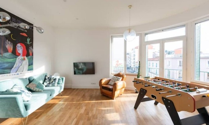 Vallieres Appartement | Neuf, Centre Ville, Double Garage, Netflix
