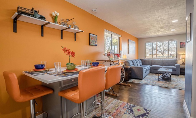 Grand Junction Maison | NEW! Eastside Sunset I: Pet-friendly, Great Central Location