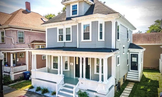 New Bedford Maison | New England Holiday Getaway
