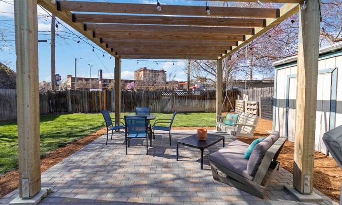 Downtown Boise Maison | NEW! EPIC LOCATION! Walk to Downtown + Bring Your Dog! Enjoy Fully-Fenced Backyard and Back Patio!