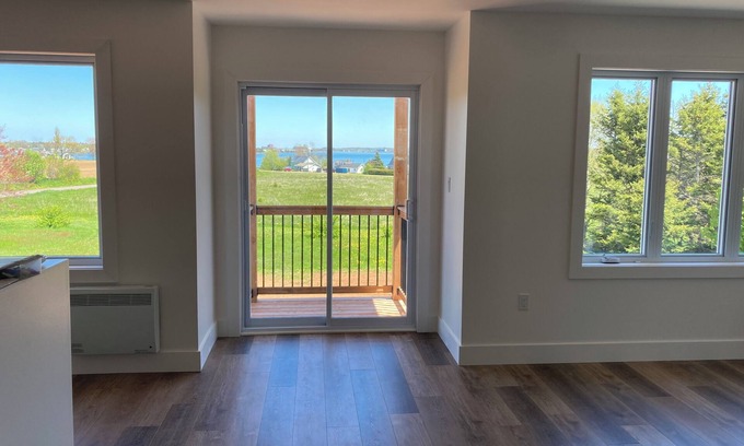 Cornwall Maison | New Executive 4 bedroom home. Water views, minutes from Charlottetown.