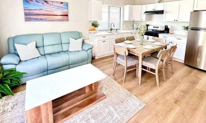 Costa Mesa Maison | NEW Executive Residence I Luxury Shopping I Beach