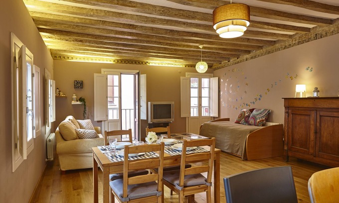 Lekeitio Appartement | Nouvel appartement dans la vieille ville, à 2 mn de la plage et du port. Wifi gratuit