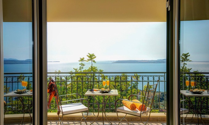 Kefalonia Appartement | ** NOUVEAU POUR 2016 ** Suite King 1 chambre exclusive avec piscine et vue imprenable