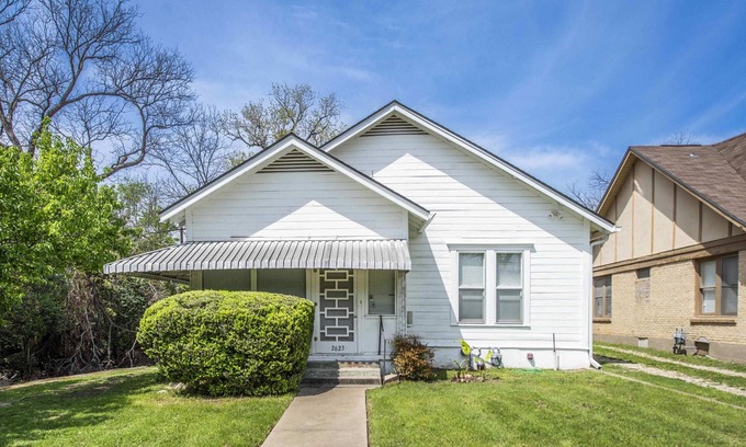 Austin Ave. Maison | New! Gathering Place on Columbus