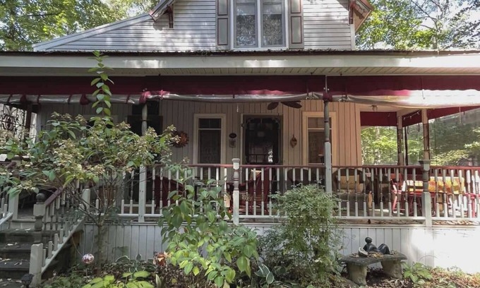 Mount Gretna Heights Cottage | NEW! Getaway Day Cottage
