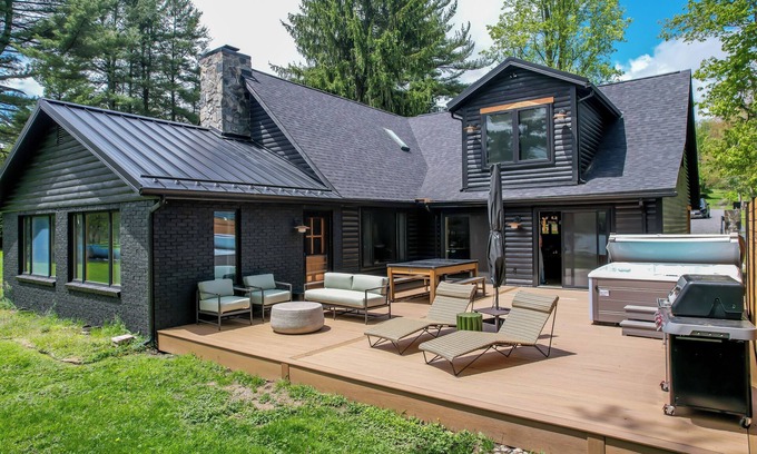 Paradise Point Maison | New: Great Cove for Kayaking and SUPs (provided at the house!)