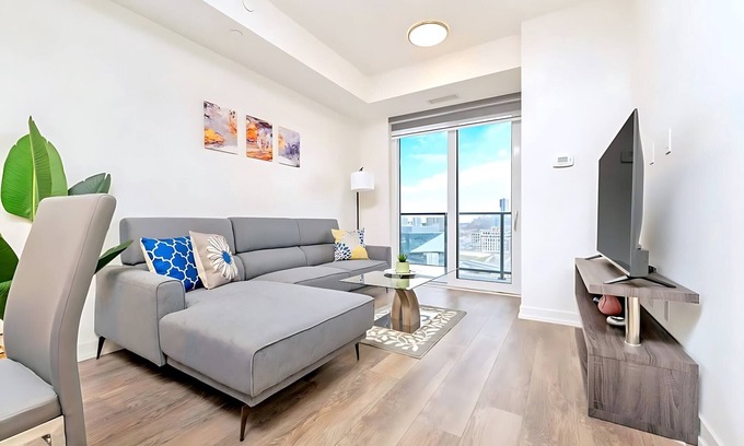 Kitchener Appartement | New High Rise Building with Gorgeous Views