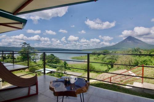 El Fosforo Maison | New, Hilltop Bungalow 1 W- Spectacular Volcano View